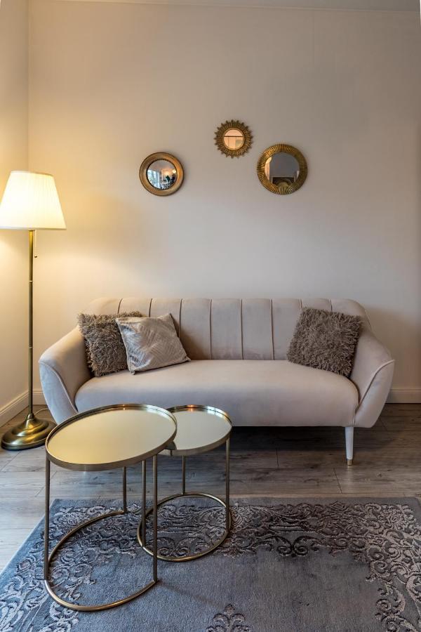 Kierbedzia 6 - Bezplatny Podziemny Parking - Free Parking - Piekny Ogrodek Z Tarasem - 2Km Lazienki Krolewskie - Wifi - Smart Tv 50 Cali - Good Apartments Varsovia Exterior foto