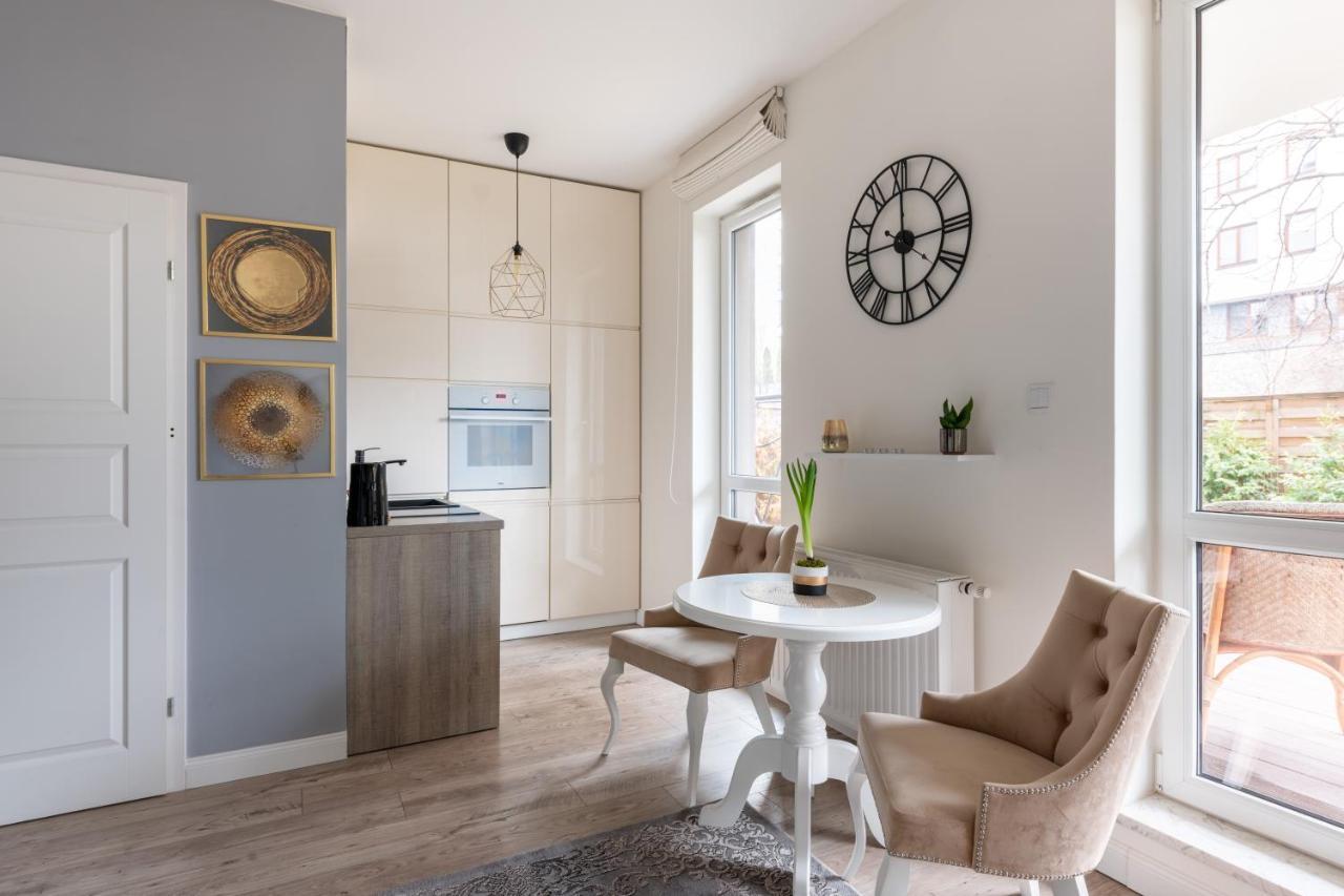 Kierbedzia 6 - Bezplatny Podziemny Parking - Free Parking - Piekny Ogrodek Z Tarasem - 2Km Lazienki Krolewskie - Wifi - Smart Tv 50 Cali - Good Apartments Varsovia Exterior foto