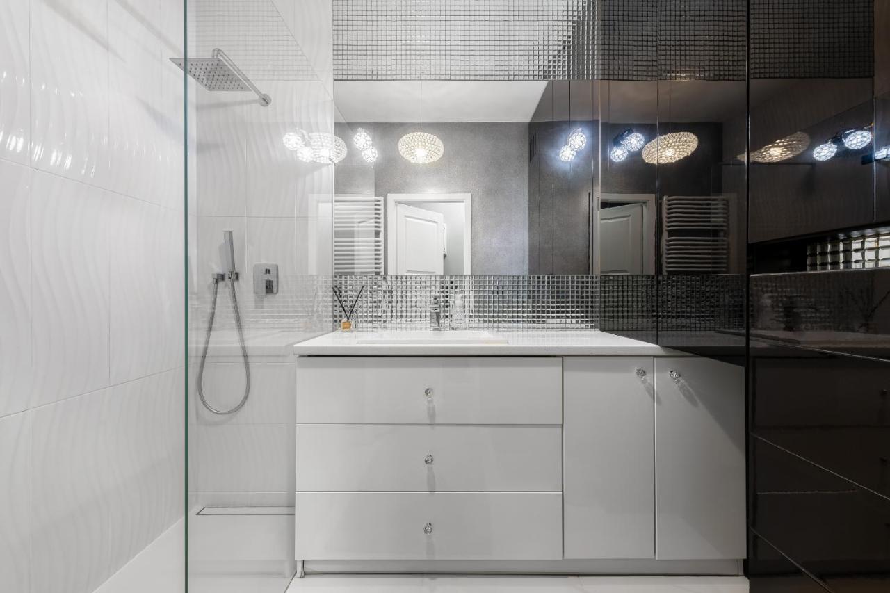 Kierbedzia 6 - Bezplatny Podziemny Parking - Free Parking - Piekny Ogrodek Z Tarasem - 2Km Lazienki Krolewskie - Wifi - Smart Tv 50 Cali - Good Apartments Varsovia Exterior foto
